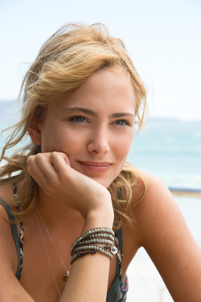 Nora Arnezeder: pic #675756